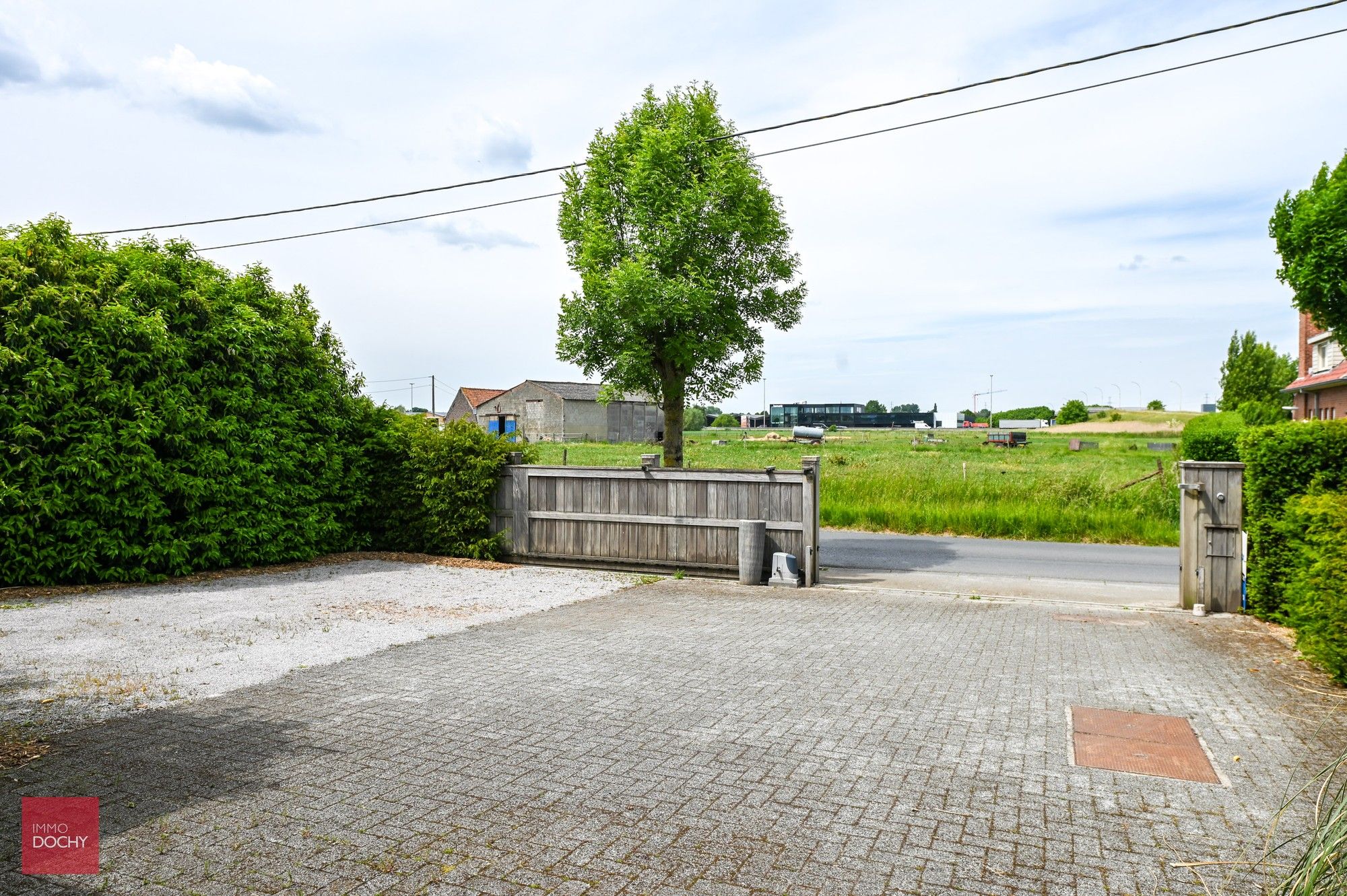 Mooie alleenstaande energiezuinige woning (A-label) met alle comfort en discretie foto 2