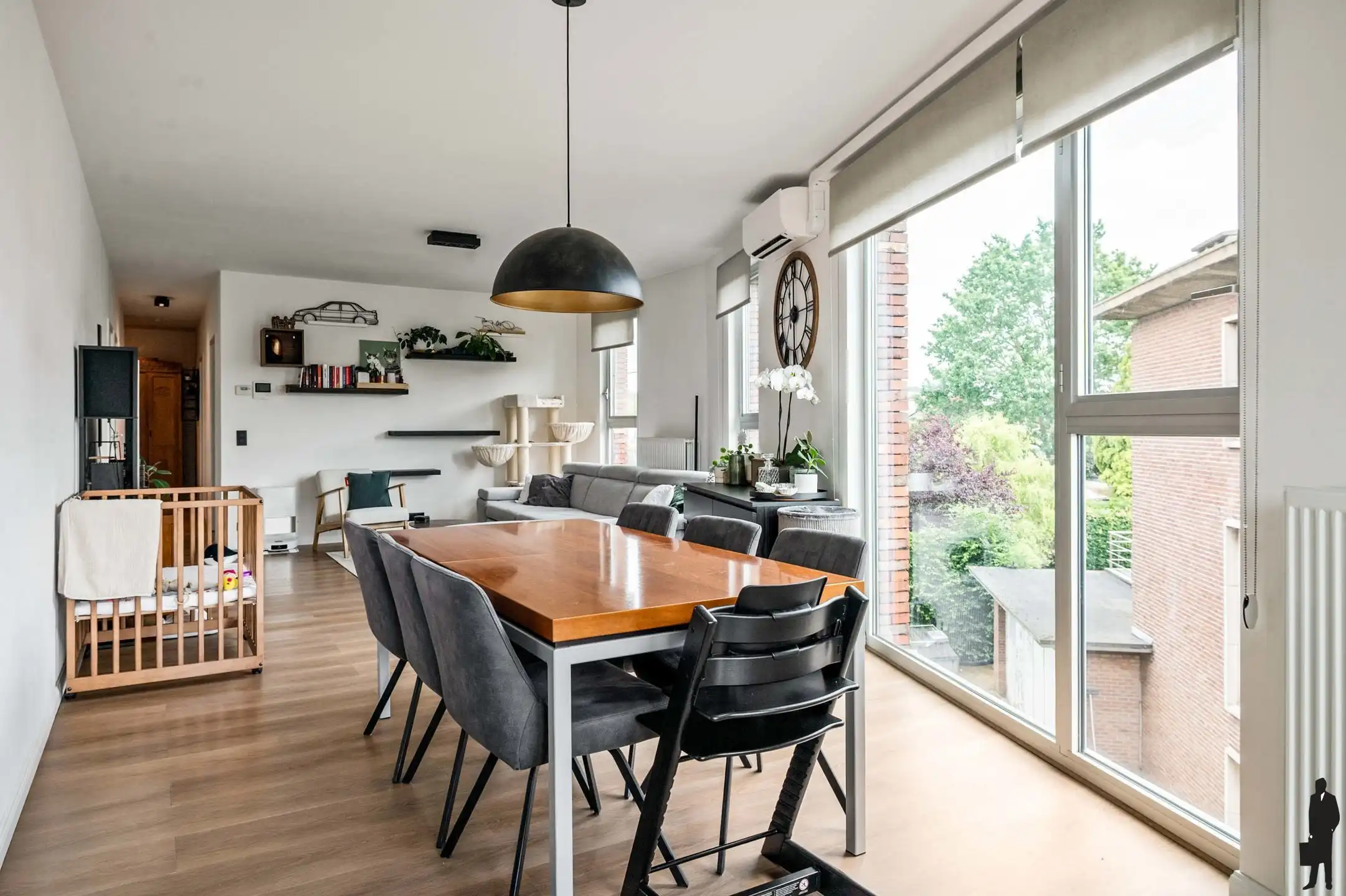 Instapklaar appartement met 2 slpks, terras en staanplaats foto 4
