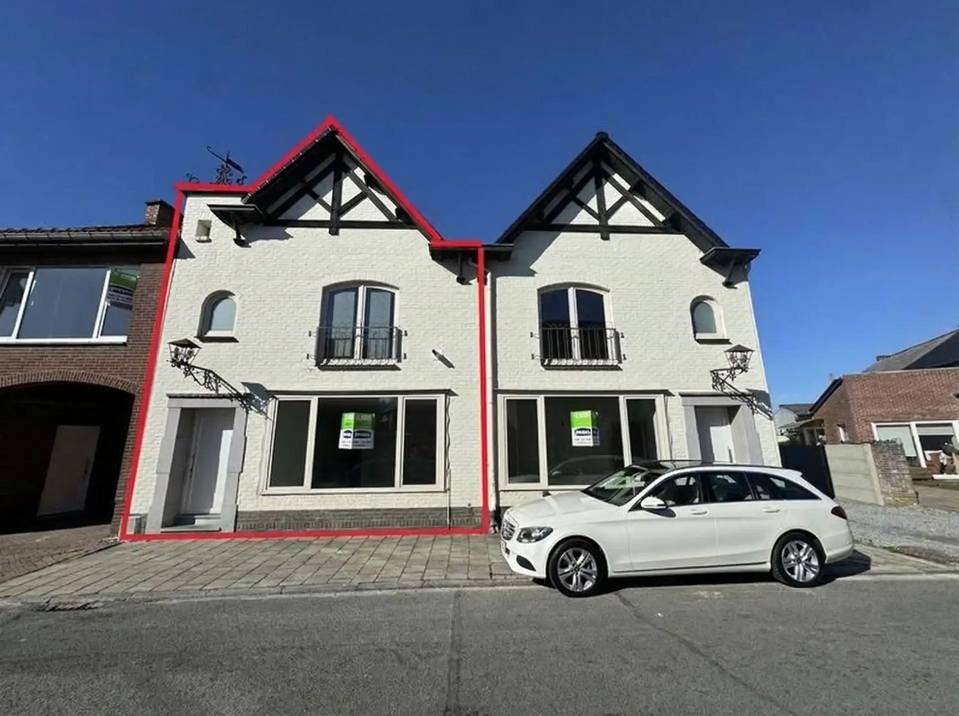 charmante gesloten bebouwing te koop Maasmechelen foto {{pictureIndex}}