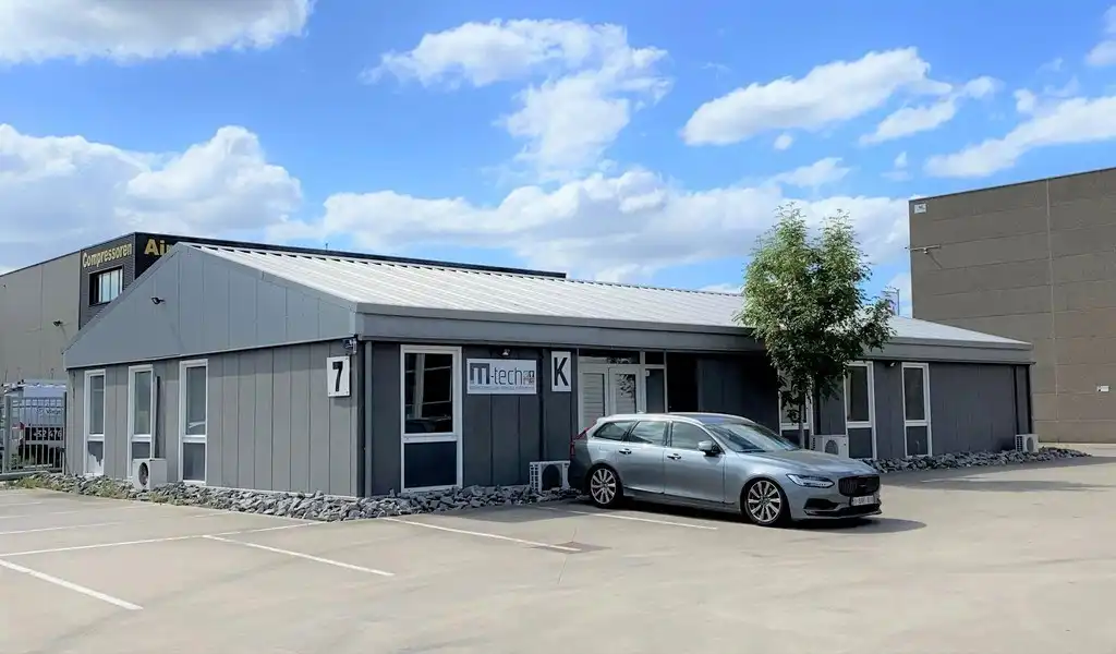 Alleenstaand kantoor te huur langs R4 te Wondelgem foto {{pictureIndex}}