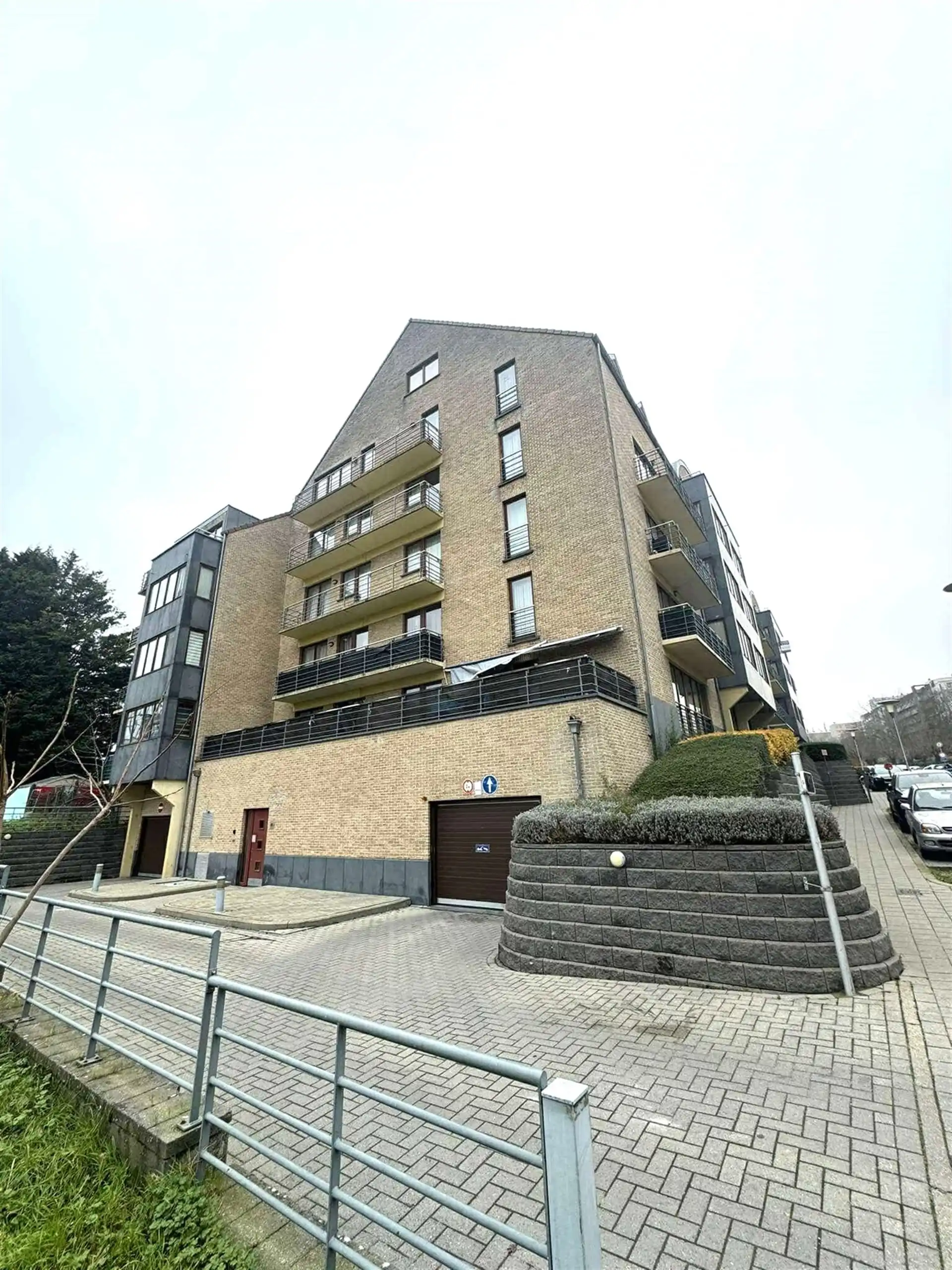 Ondergrondse parkeerplaats te huur Anderlecht




. foto 6