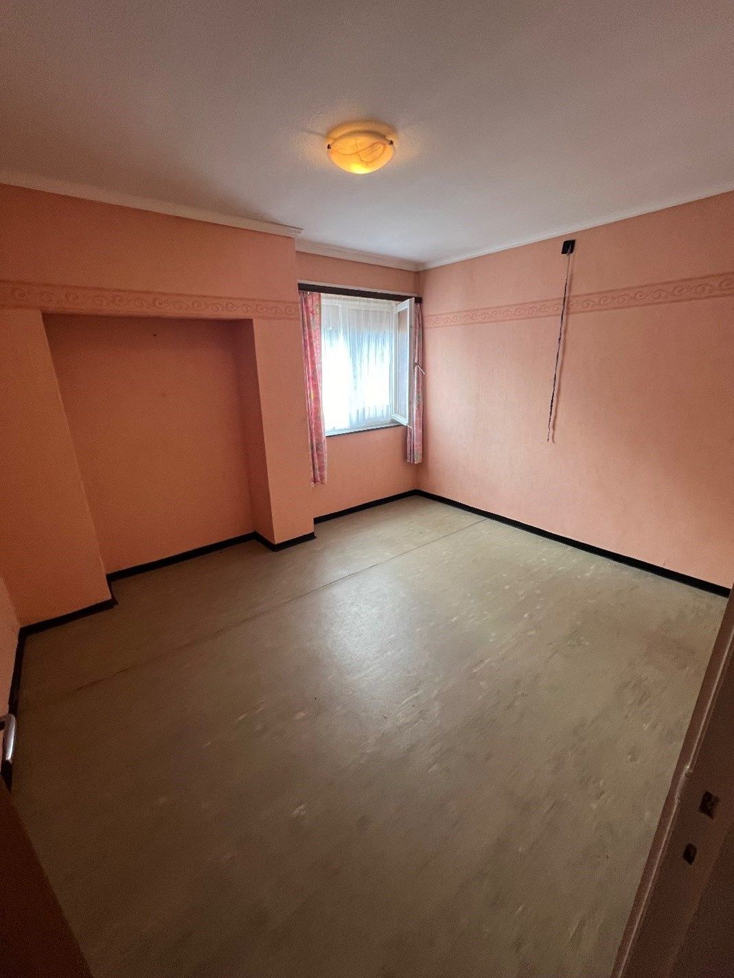 Woning  open bebouwing met perceeloppervlakte van 1341m² foto 7