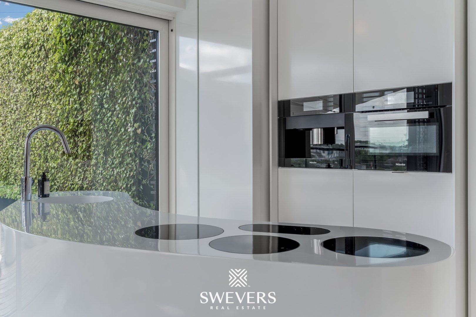 Exclusief penthouse ( 197 m2) met ruim terras ( 187 m2 ) en zwembad in residentie Zuidzicht te Hasselt foto 10