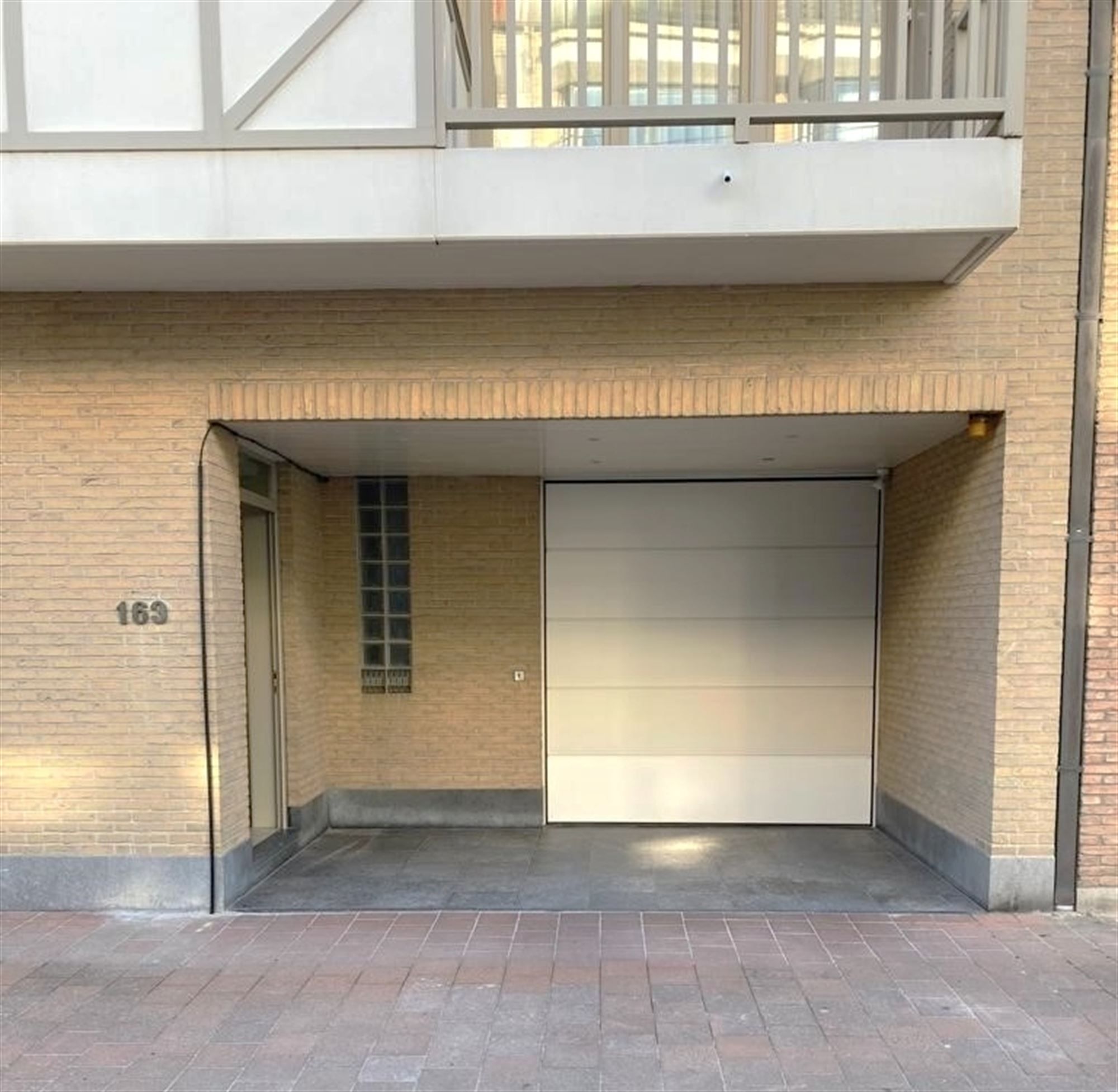 Afsluitbare garagebox op interessante locatie te Knokke foto 3