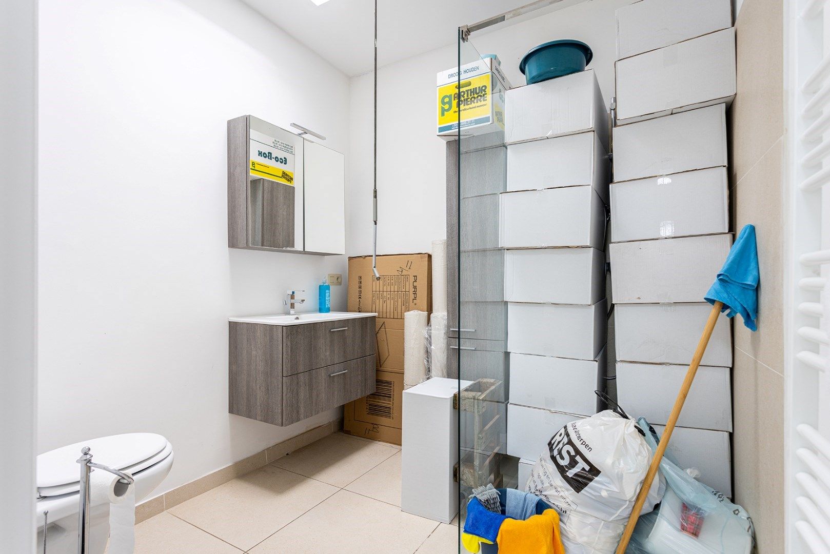 Handelsgelijkvloers of kantoorruimte met centrale ligging! foto 13