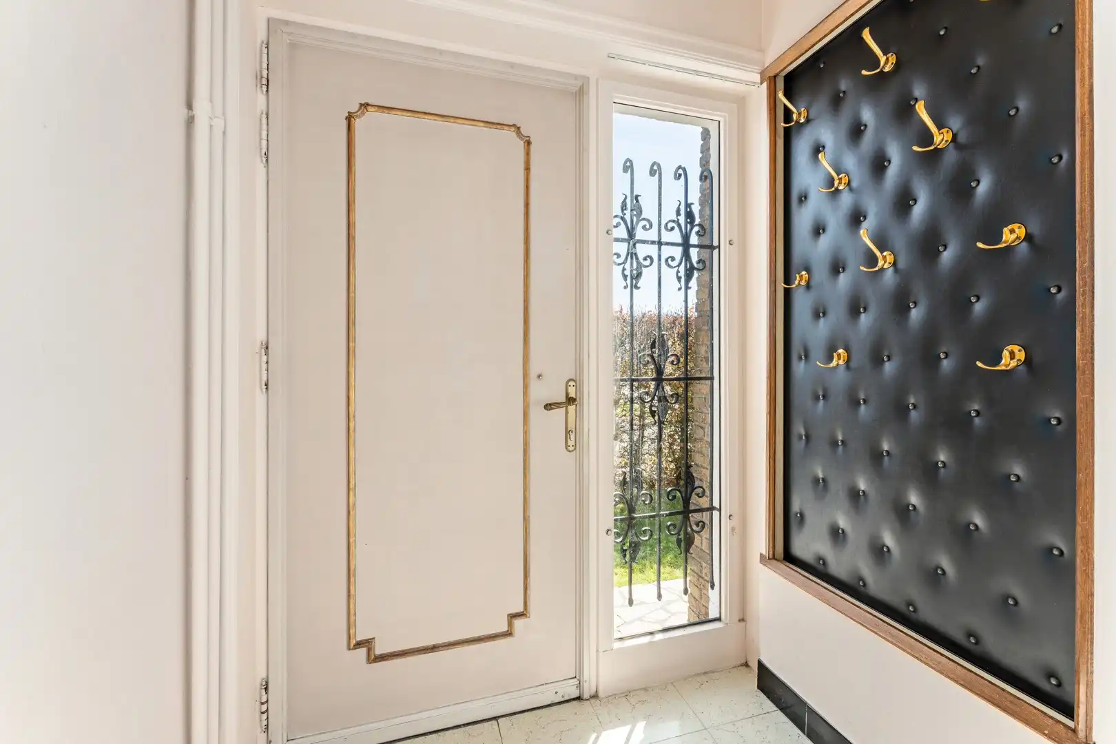 Lichtrijke woning te koop op een vlot bereikbare locatie foto 9