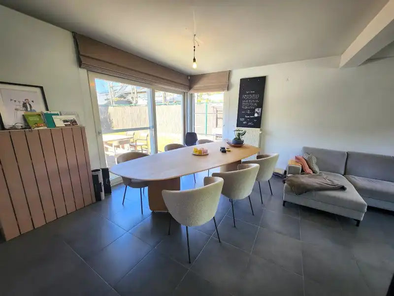 🏡 Moderne gezinswoning TE HUUR met tuin, garage en 3 slaapkamers op topligging in Waregem! foto 3