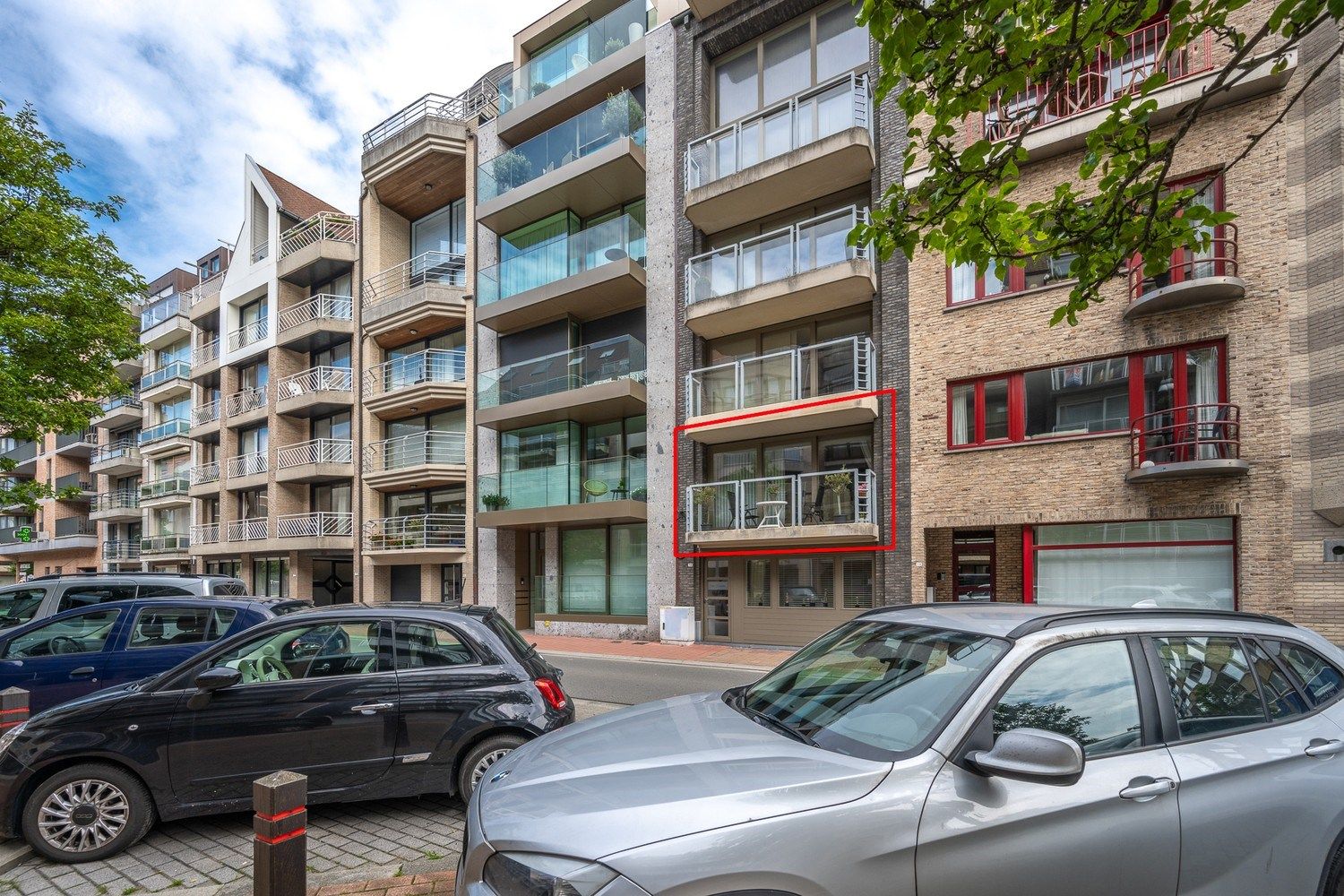 ONGEMEUBELD: Aangenaam recent appartement met 2 volwaardige slaapkamers op een zeer centrale ligging dichtbij de Lippenslaan en de zeedijk te Knokke.  foto 10