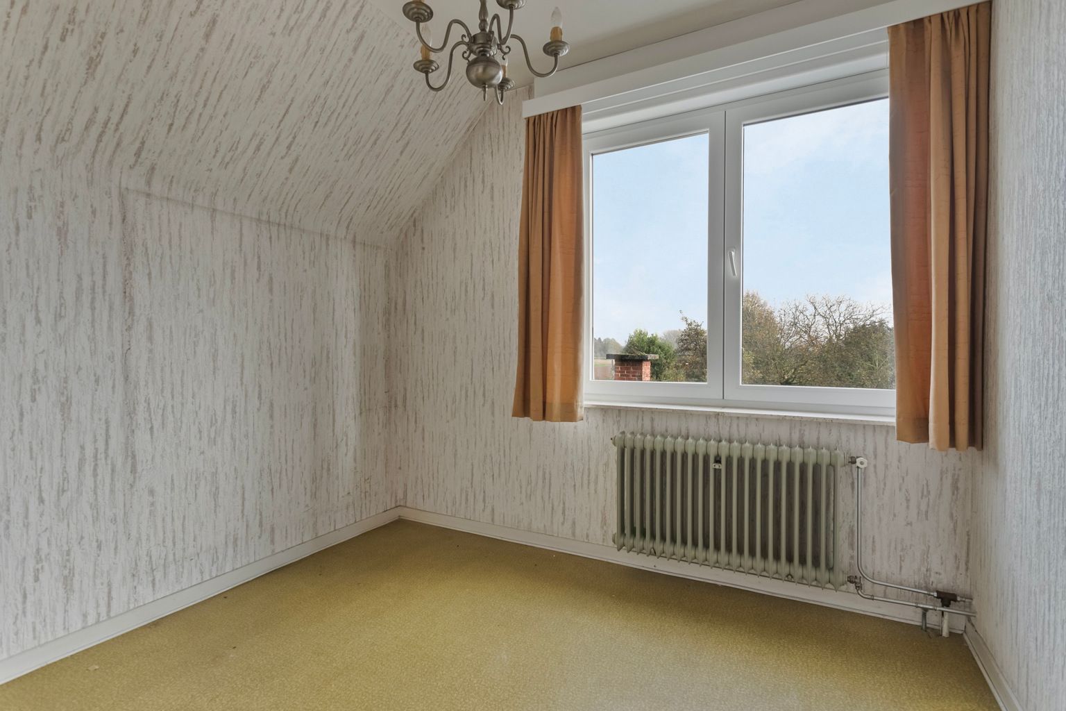 WONING MET UITBREIDINGSMOGELIJKHEDEN EN AANPALENDE GROND  foto 23