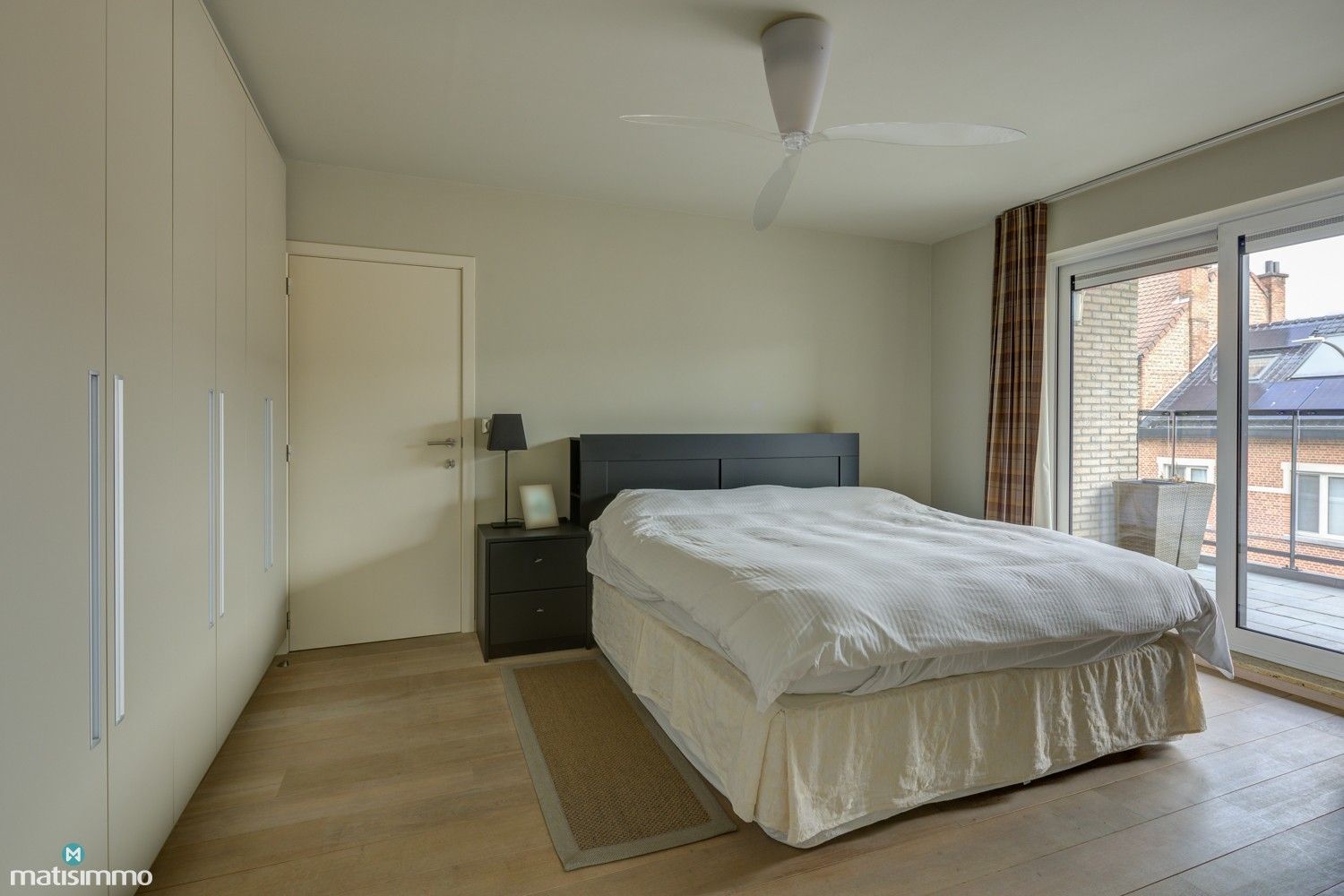 ROYAAL APPARTEMENT MET RUSTIG INTERIEUR VOORZIEN VAN 3 SLAAPKAMERS, 2 BADKAMERS EN 2 TERRASSEN NABIJ CENTRUM HASSELT foto 14