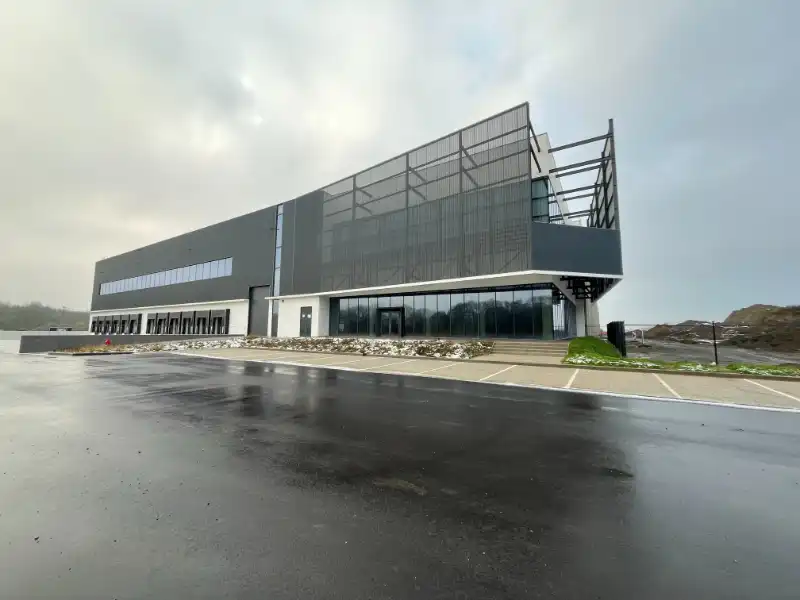 Logistiek gebouw te huur foto 2