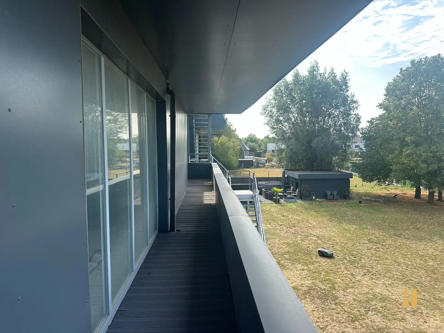 Gerenoveerd, 2 badkamers en een zonnig terras ! foto 26