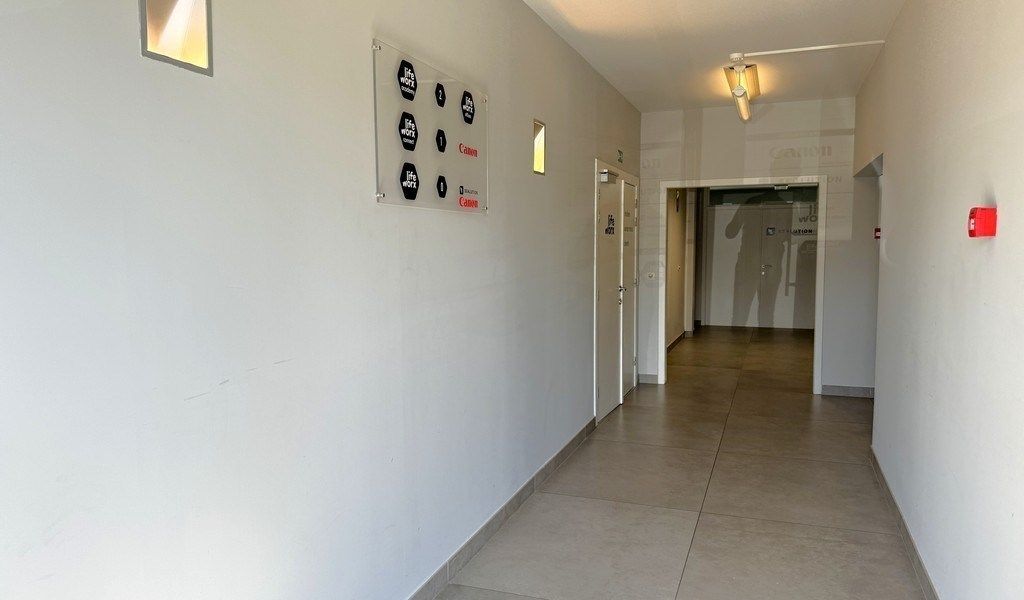 Ingedeelde kantoorruimte te huur in Sint Martens Latem foto 13