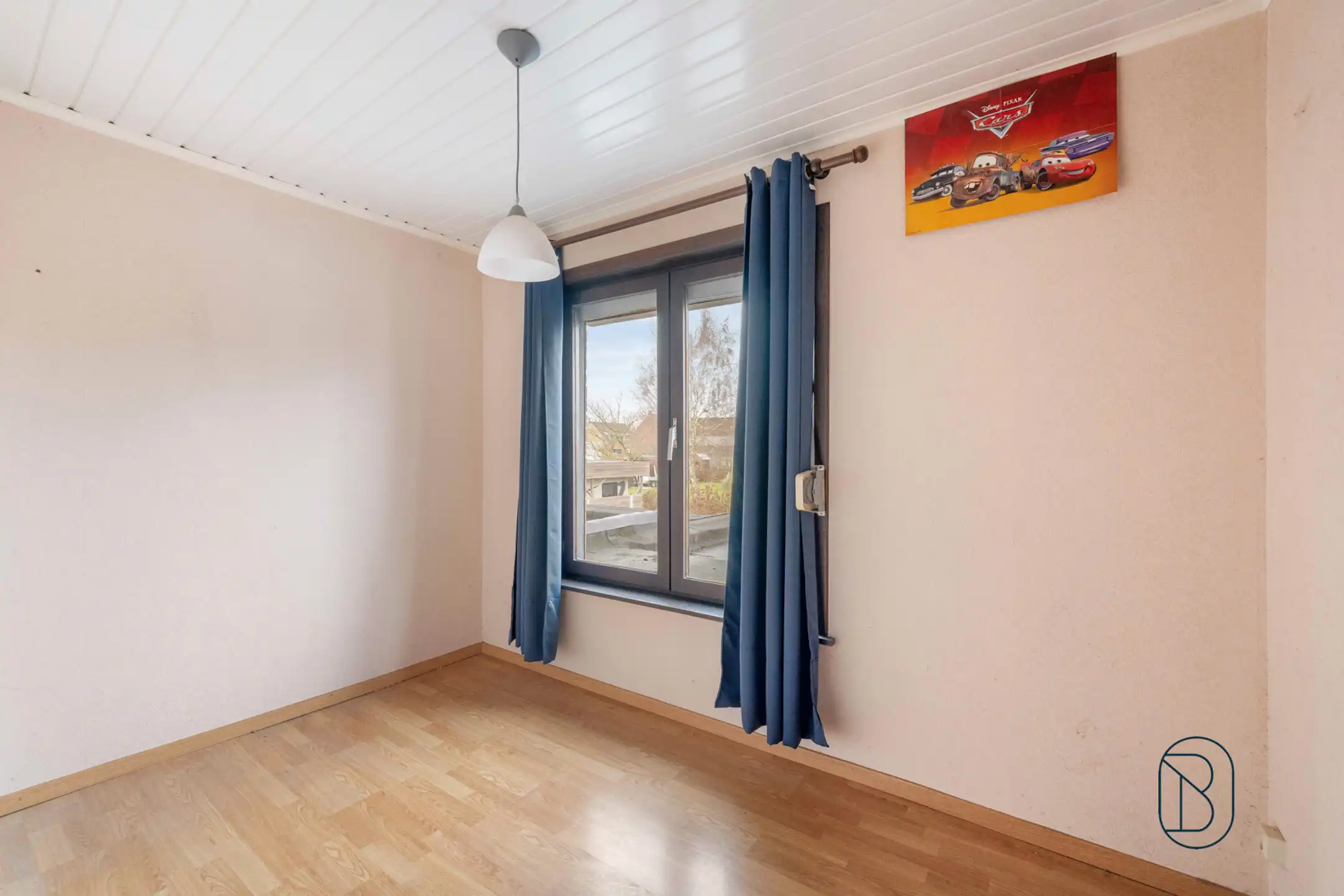 Woning met garage, oprit en tuin - veel potentieel foto 14