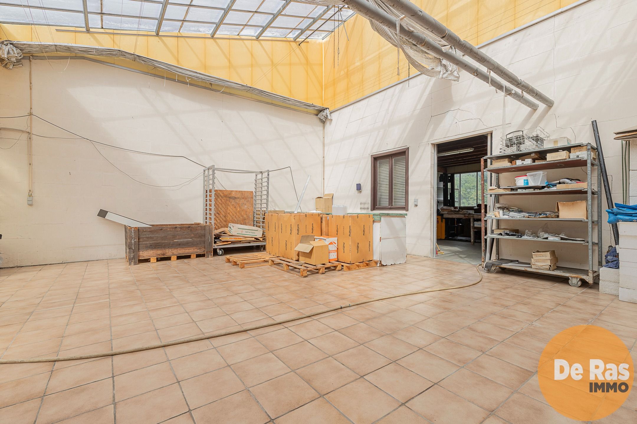 ERPE-MERE - Goed onderhouden woning met magazijn en serres foto 35