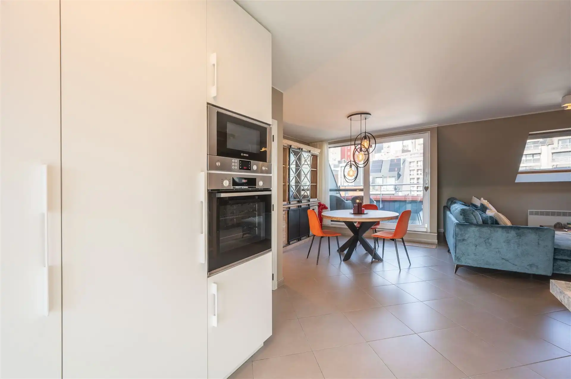 Ruime en stijlvolle duplex met terras en open zicht foto 9
