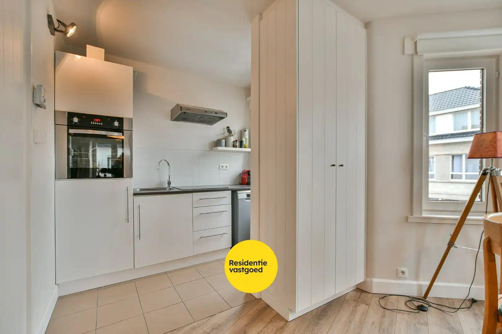 Lichtrijk éénslaapkamerappartement nabij centrum en bos in De Haan foto 7