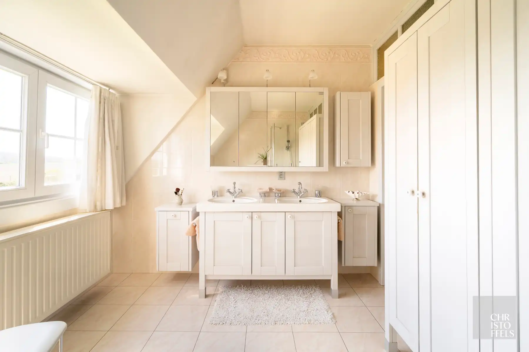 Riante vrijstaande woning mét vrij zicht op een perceel van 3679m²! foto 12