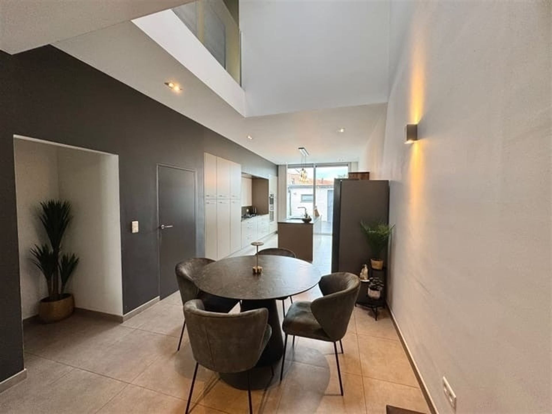 volledig vernieuwe woning nabij het centrum! foto 5