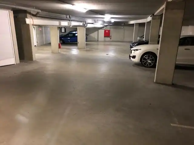 Ondergrondse autostandplaats op de Groene Boulevard. foto 5