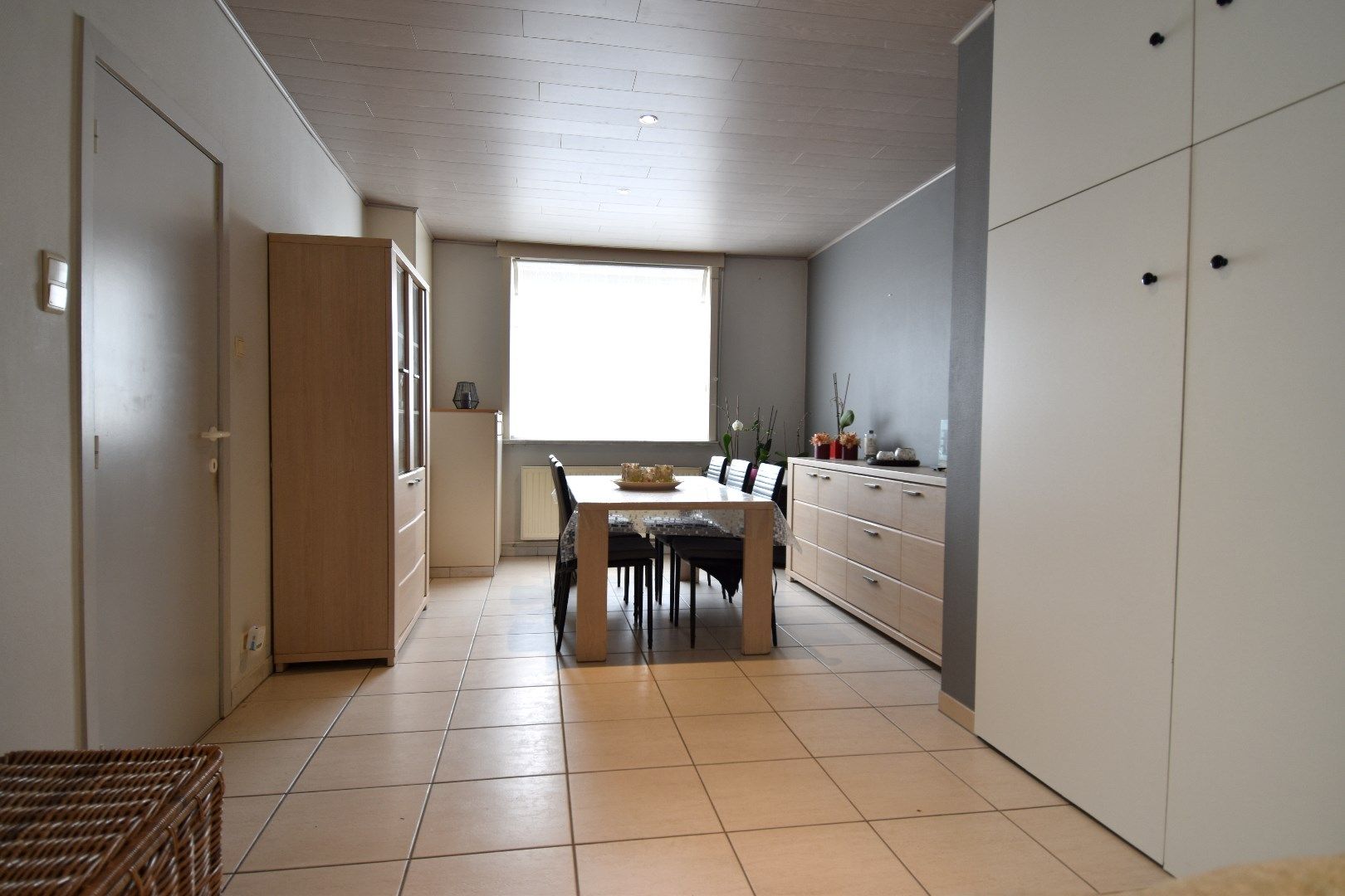 Halfopen bebouwing met 3 slaapkamers, tuin en garage te koop in doodlopende straat te Wevelgem foto 5