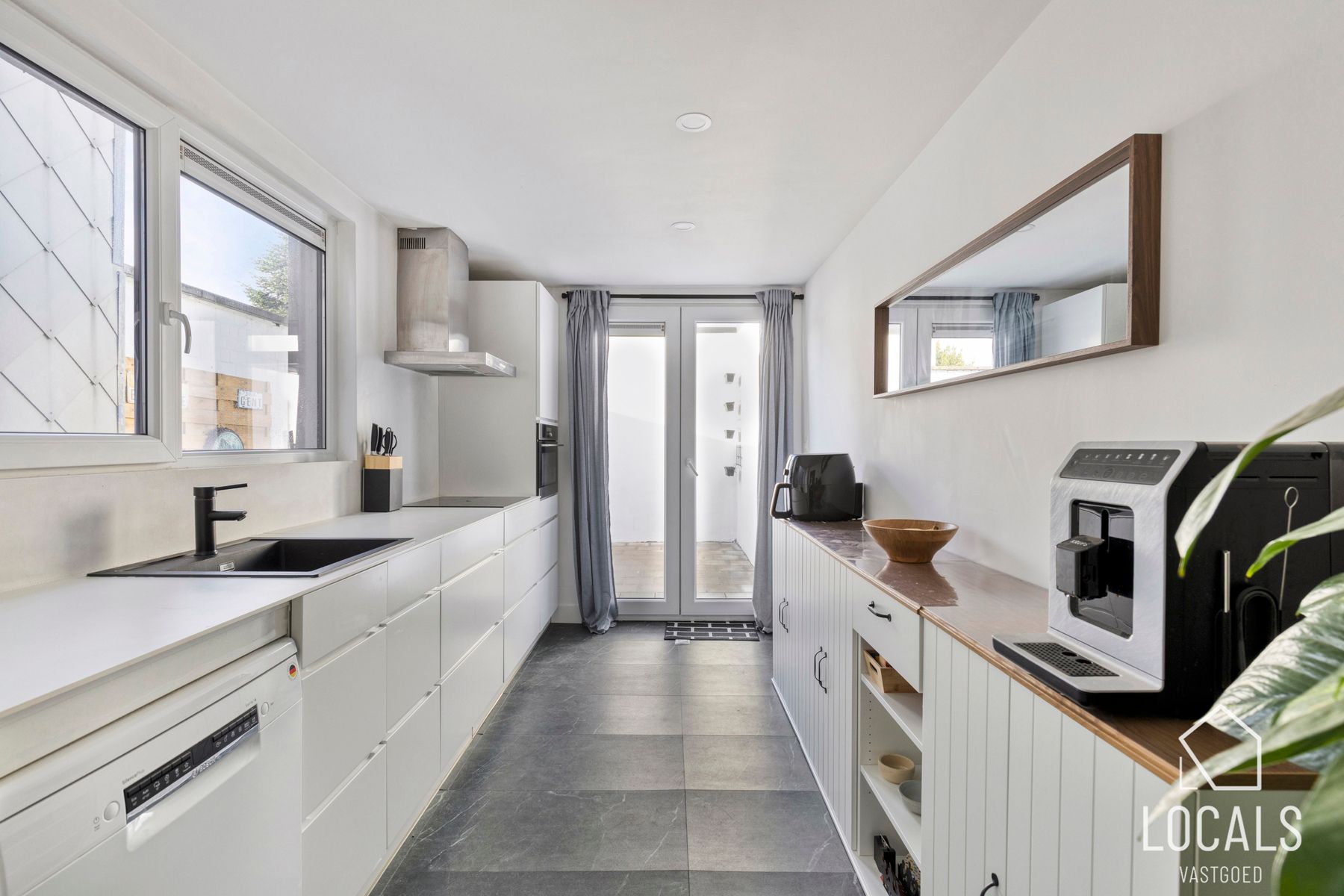 Comfortabele vernieuwde woning op centrale locatie  foto 9