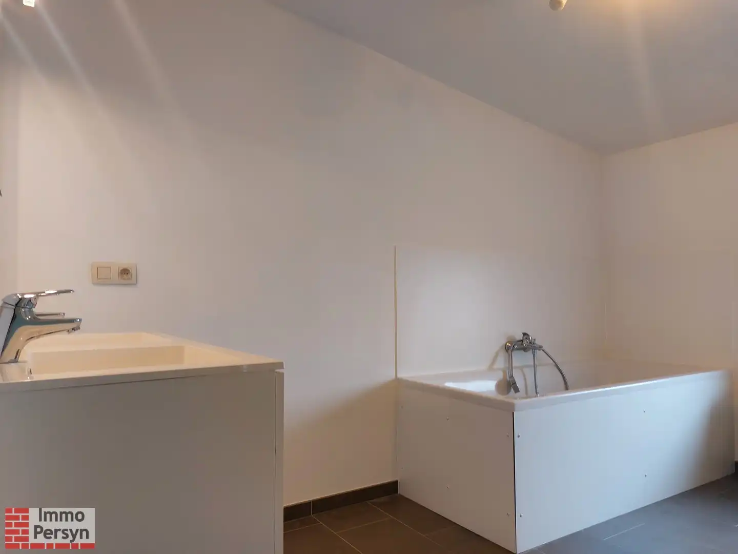Gezellige rijwoning met kleine stadstuin foto 17