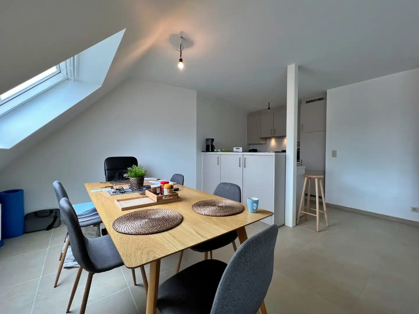 Recent 1-slaapkamer appartement met garage te Merendreedorp foto 4