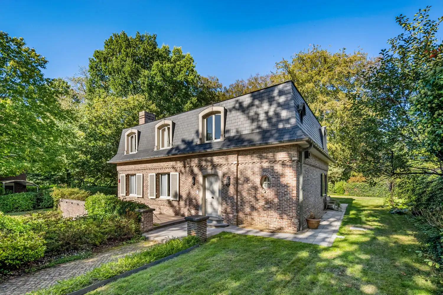 Uitzonderlijke villa met prachtig zuidgericht bouwperceel in residentieel Linden foto 2
