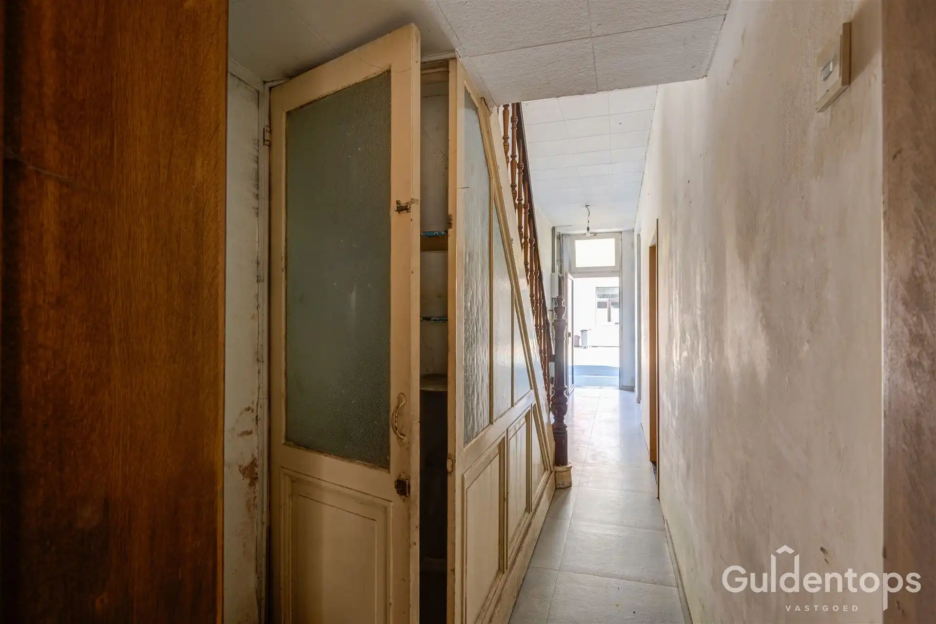 Te renoveren gezinswoning met 3 slaapkamers en grote tuin. foto 27