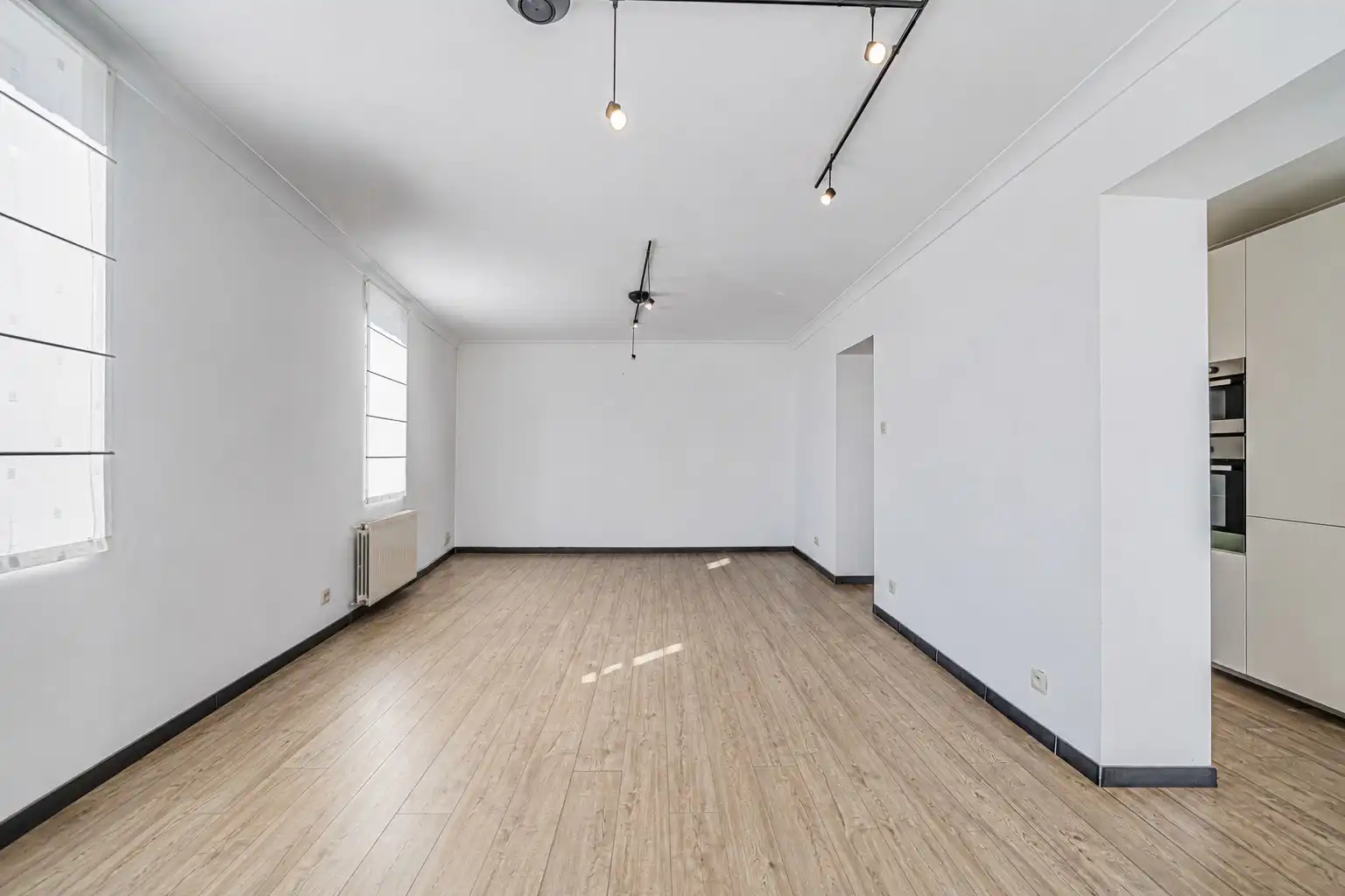 Karaktervolle en uitzonderlijk ruime woning met 5 slpks op&nbsp;een perceel van 36a 60ca. foto 25