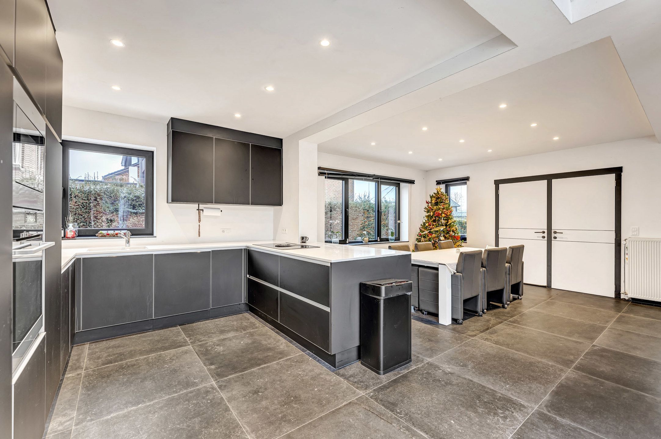 Instapklare woning met paardenaccommodatie te Ninove foto 21