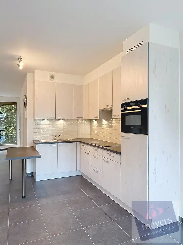 Ruime assistentiewoning met terras in het centrum van Hasselt foto 10