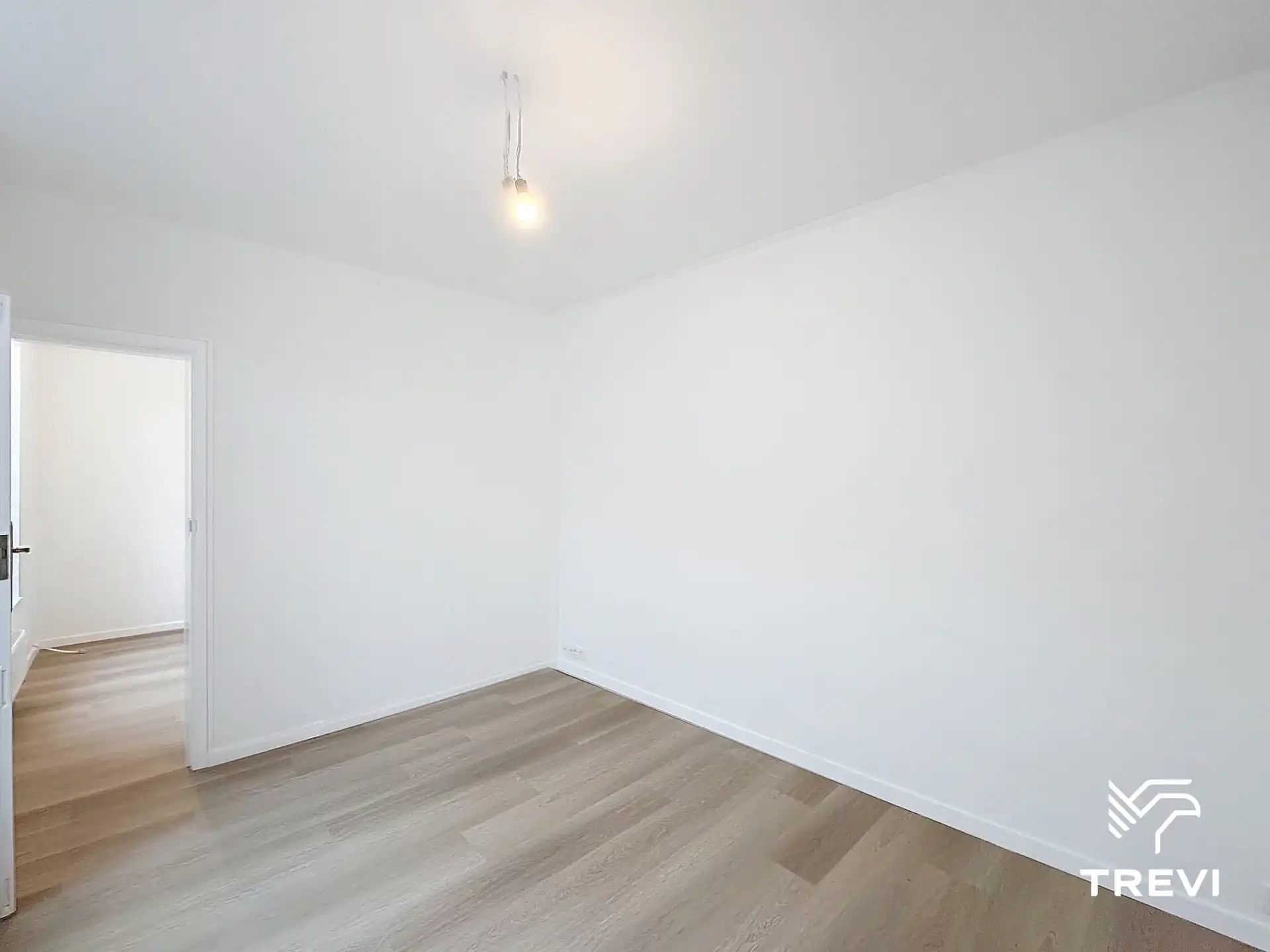 Volledig gerenoveerd appartement met 1 slaapkamer! foto 6