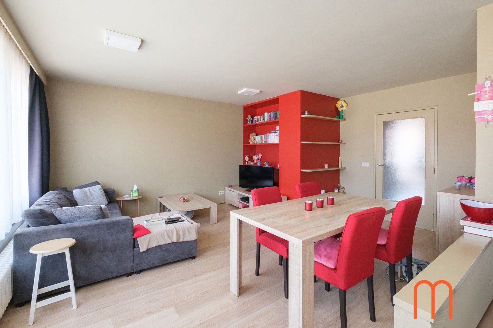 Mooi appartement in Mariakerke met 2 slaapkamers foto {{pictureIndex}}