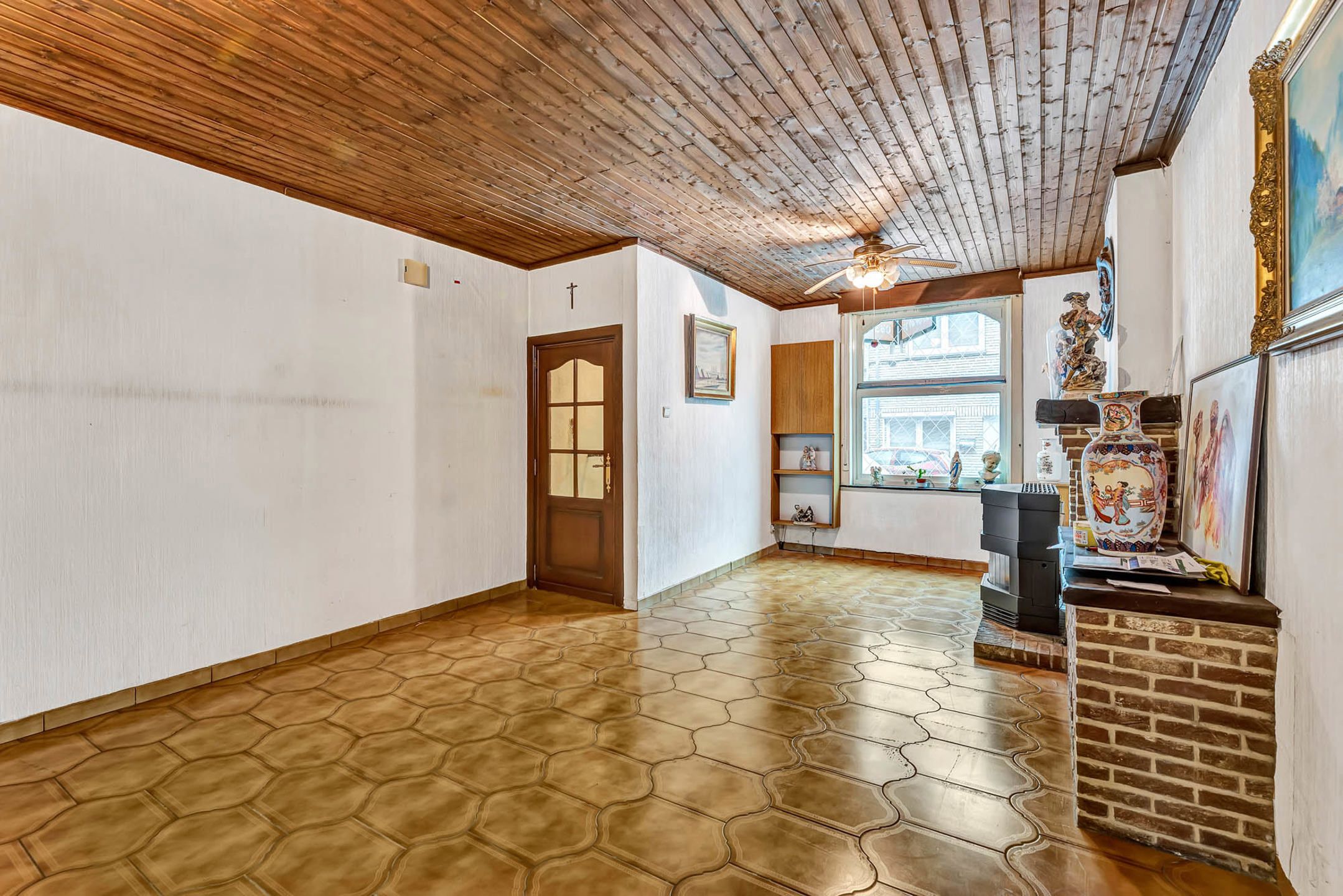 Te renoveren woning nabij centrum Aalst met 2 ruime slpks foto 3