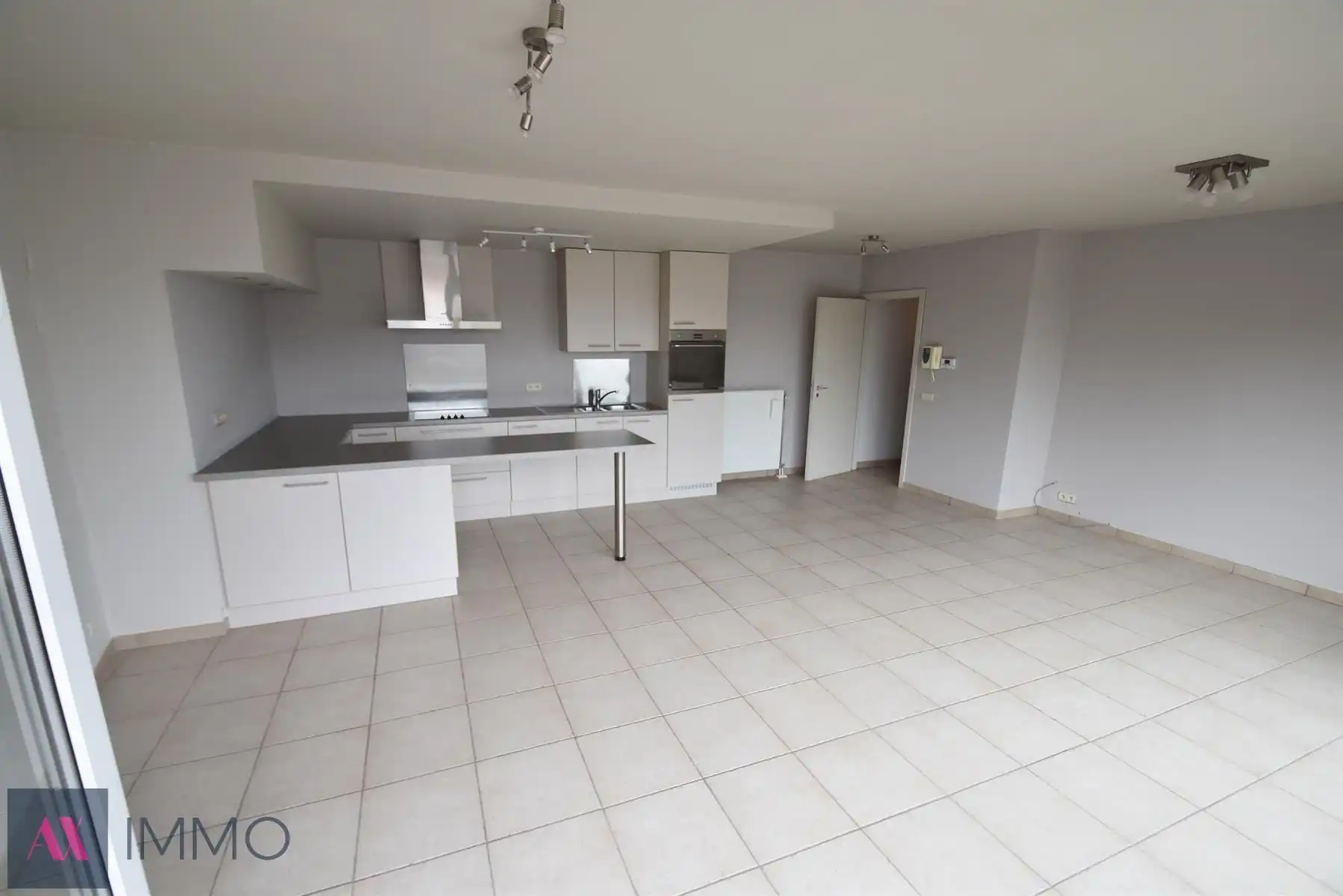 Centraal gelegen 1-slpk-apt met groot terras van 20 m², lift, vrij vanaf 01/12 foto 5