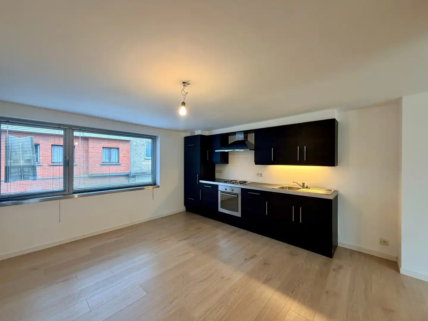 Instapklaar duplex-appartement met 2 slaapkamers & zonnig terras in Moorslede! foto 5
