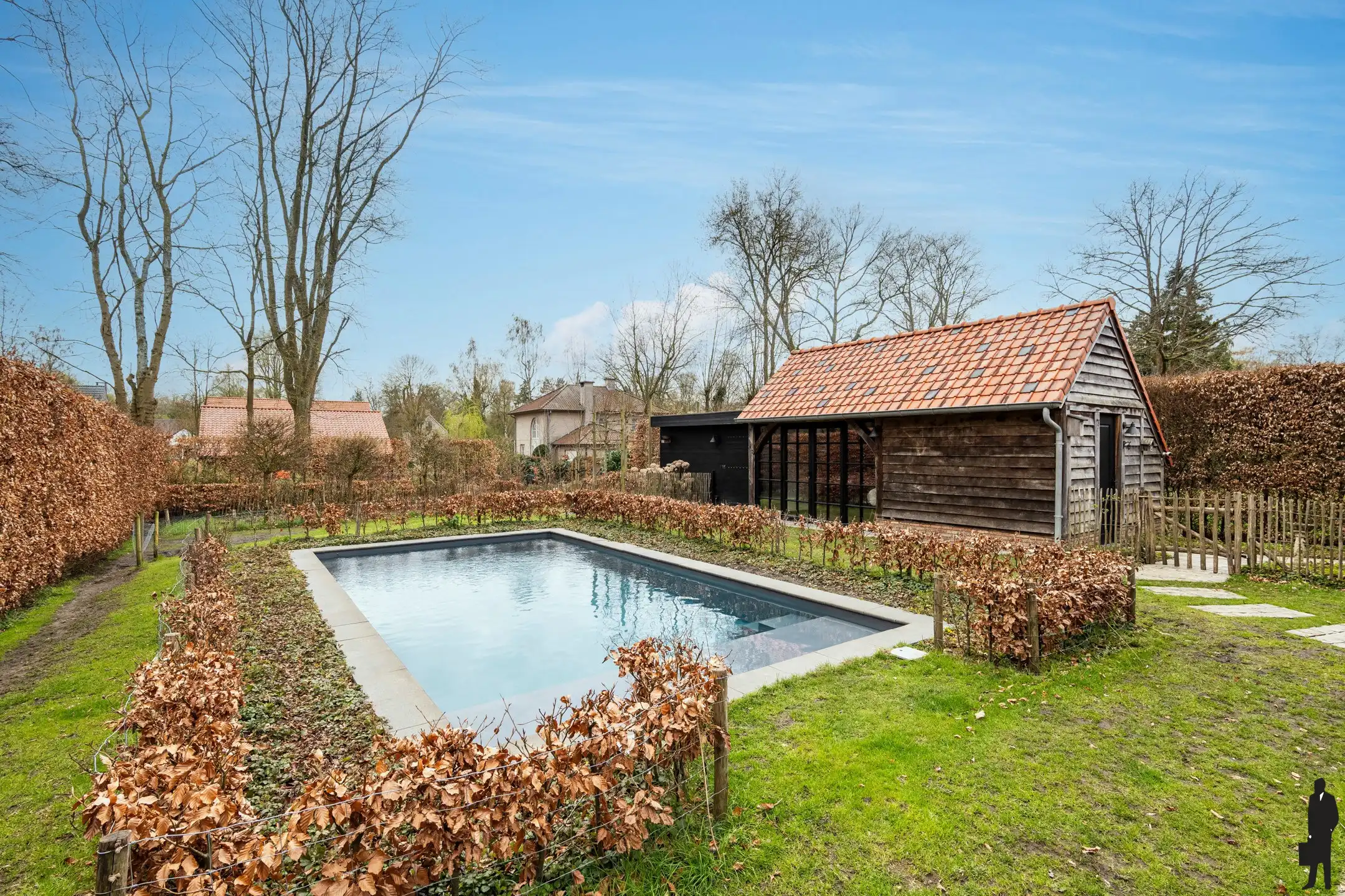 Instapklare woning met bijgebouw, zwembad en zuidtuin! foto 16