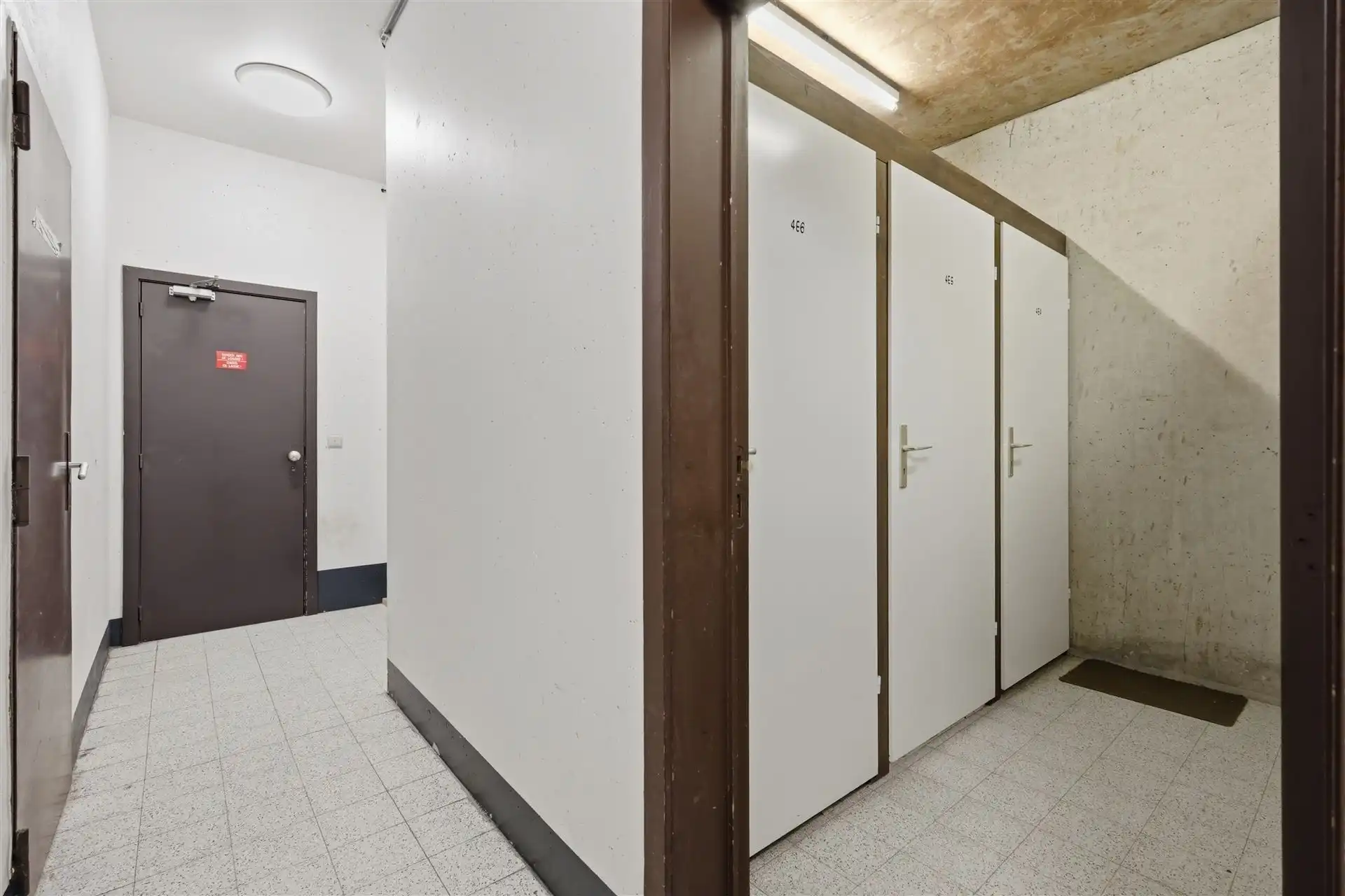 ZONNIG / VLAK AAN ZEEDIJK foto 26