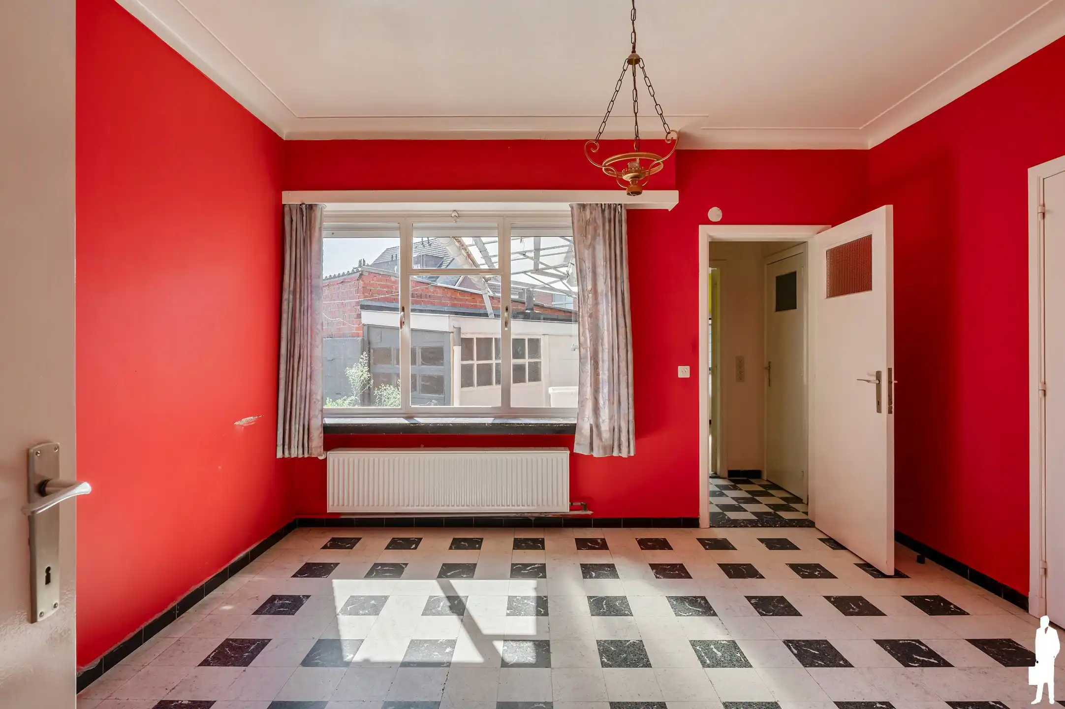 Verrassend ruime te renoveren gezinswoning met 4 slaapkamers, garage, tuin en grote zolder in centrum Essen foto 5