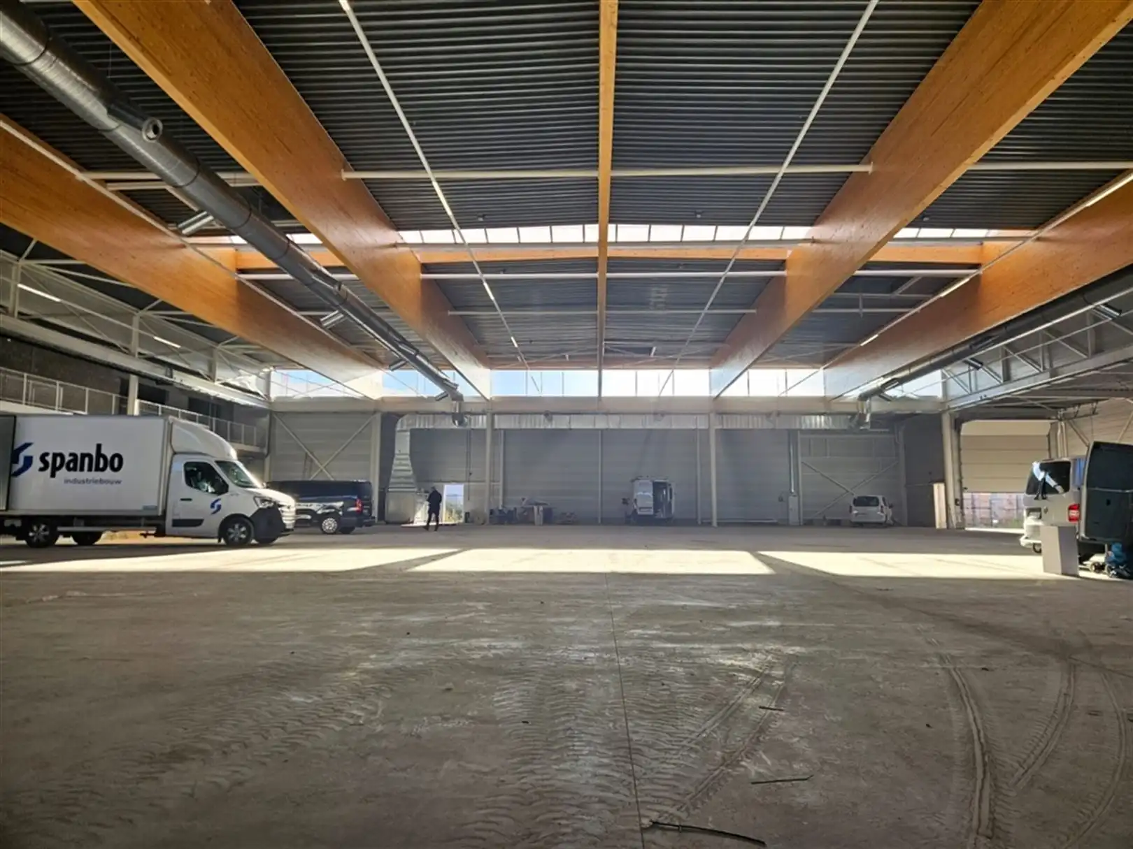 Nieuwbouw magazijnruimtes langs de E40 in Drongen  foto 8