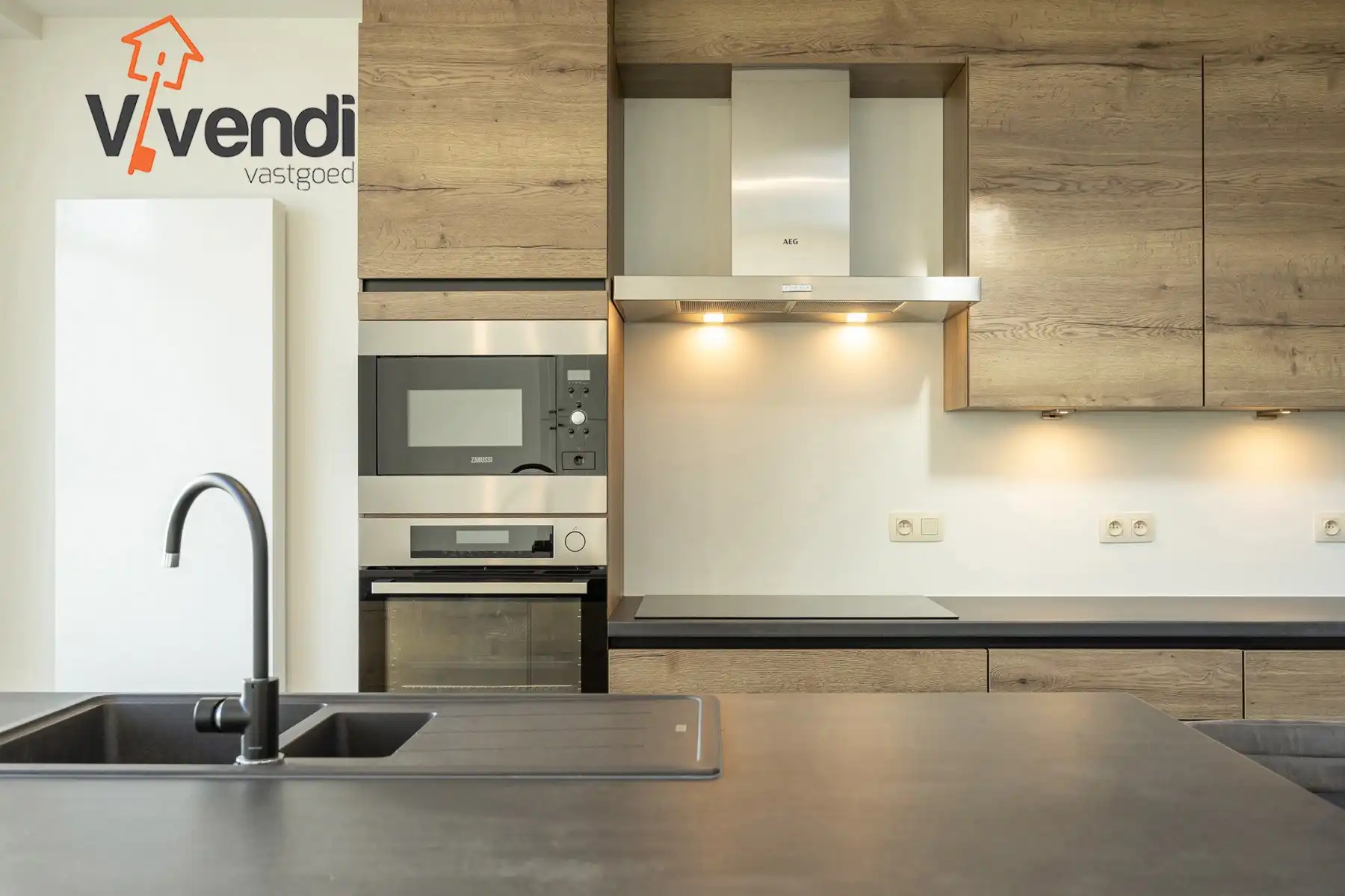 Instapklare stadswoning recent volledig gerenoveerd! foto 10