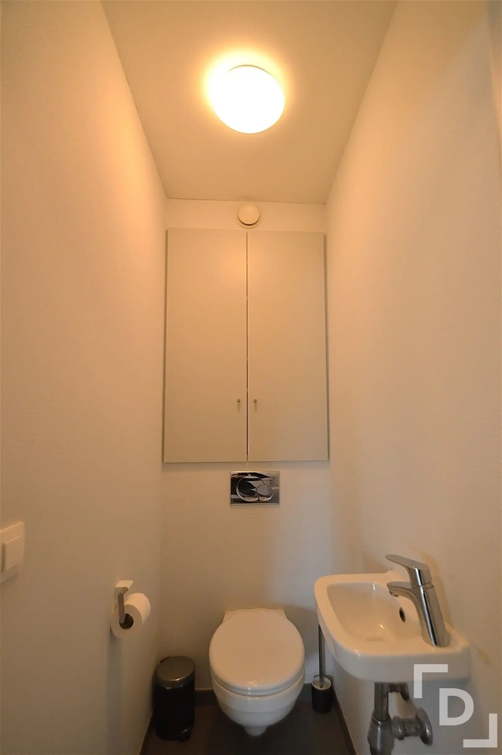 Energiezuinig en ruim appartement in centrum Ieper foto 10