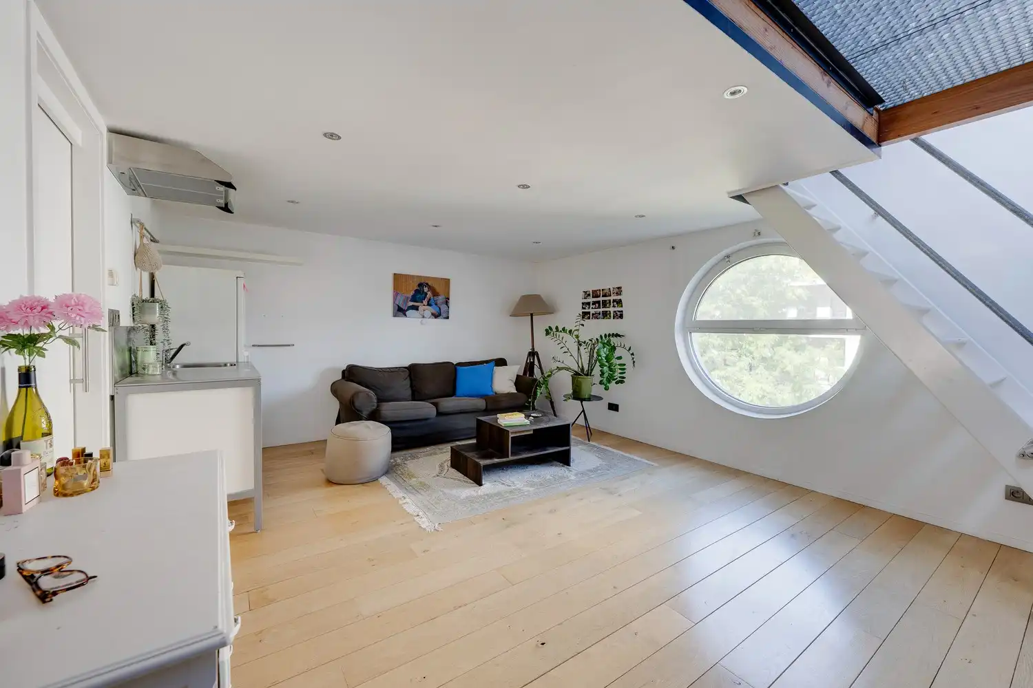 Ruime loft met 5 slaapkamers! foto 26