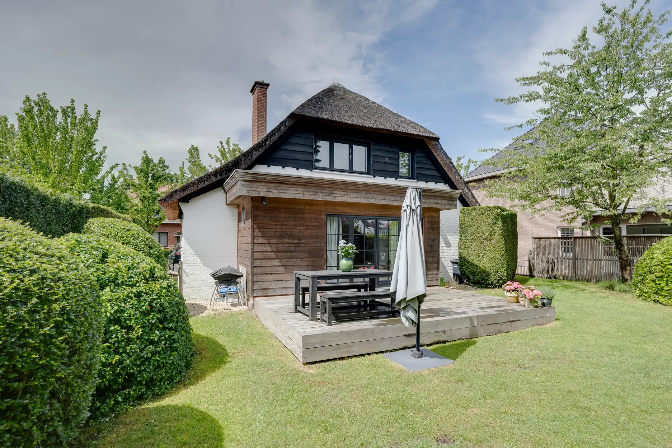 Prachtige rietgedekte villa te koop foto 15