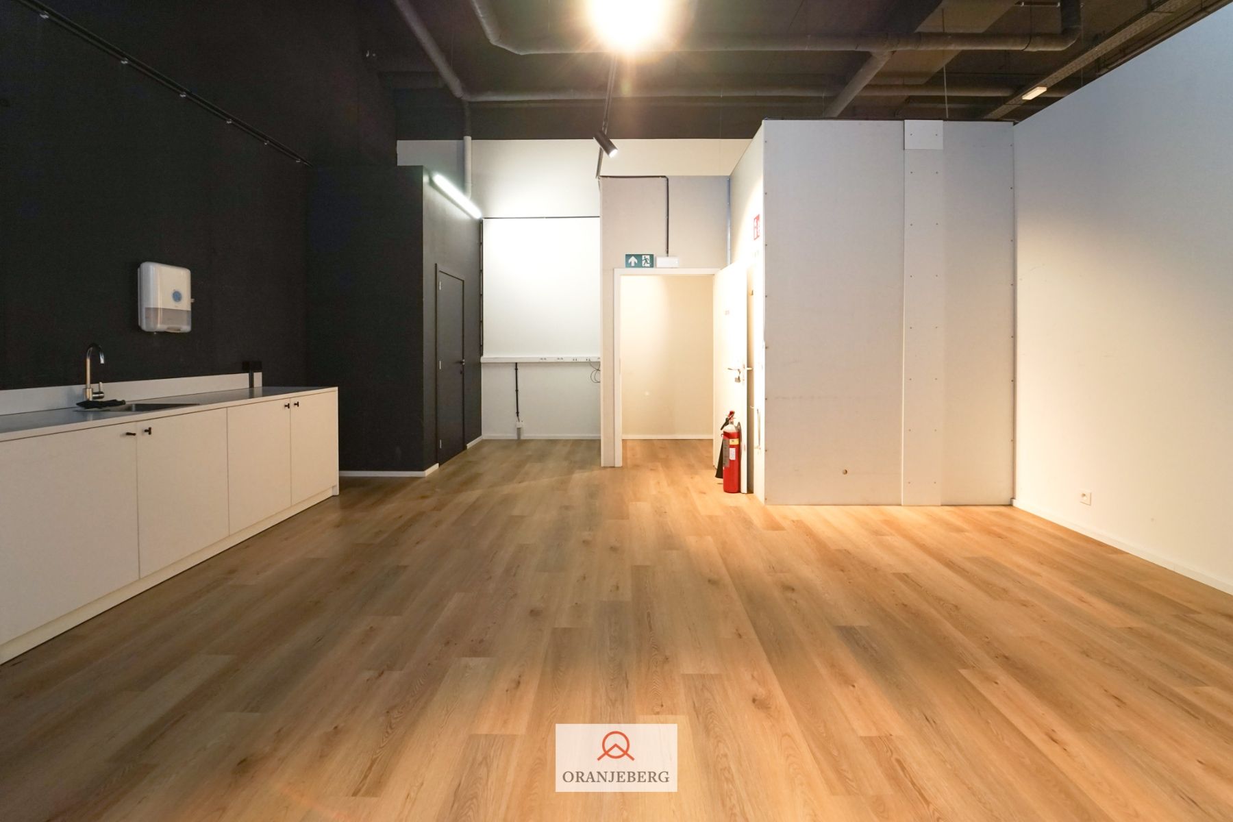 Stijlvol handelspand te huur omgeving Kouter foto 17