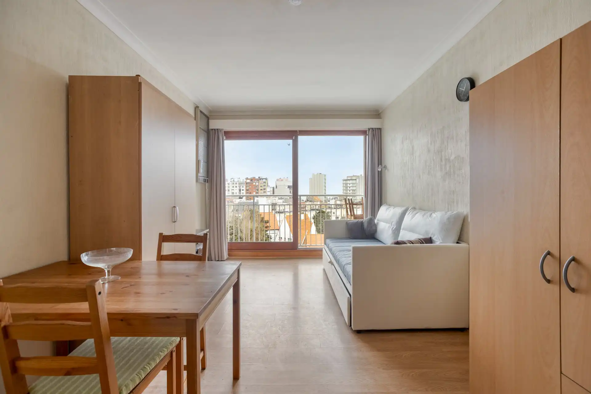 Gemeubelde studio foto 7