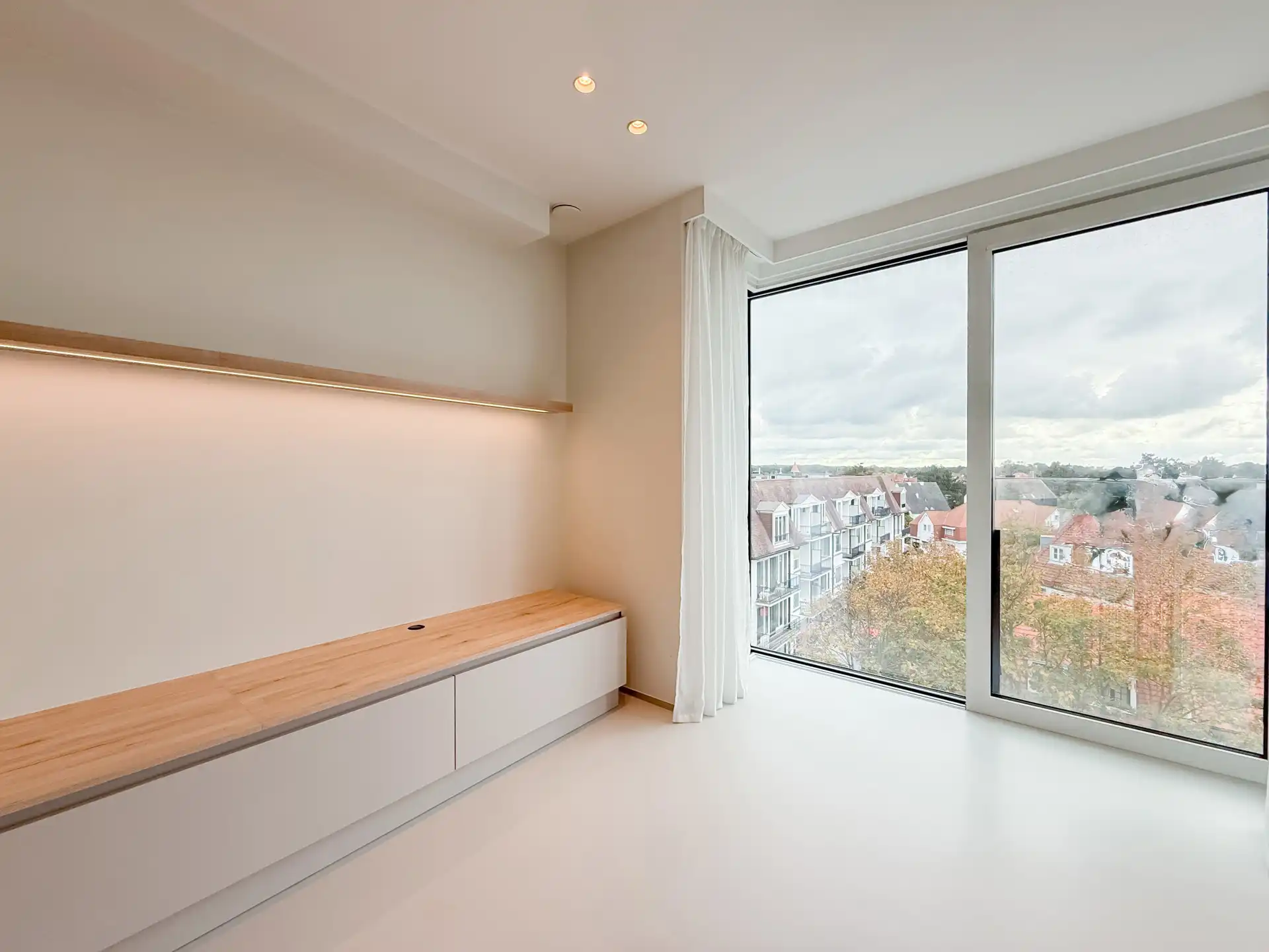 Stijlvol en lichtrijk appartement op toplocatie in het Zoute foto 5