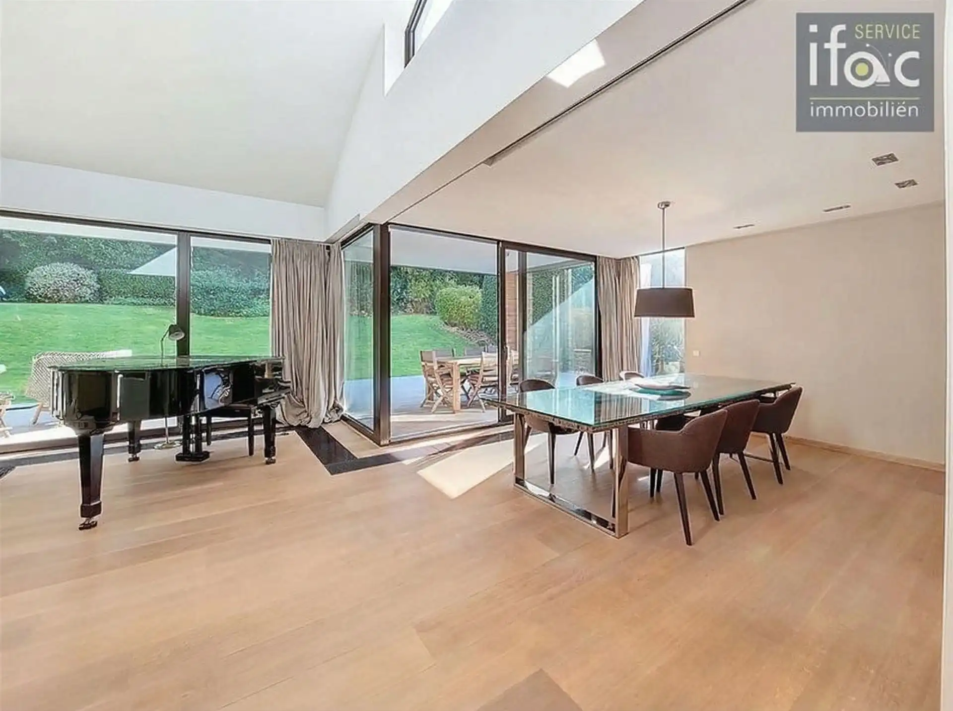 Exclusieve postmodernistische luxevilla grenzend aan bos foto 7